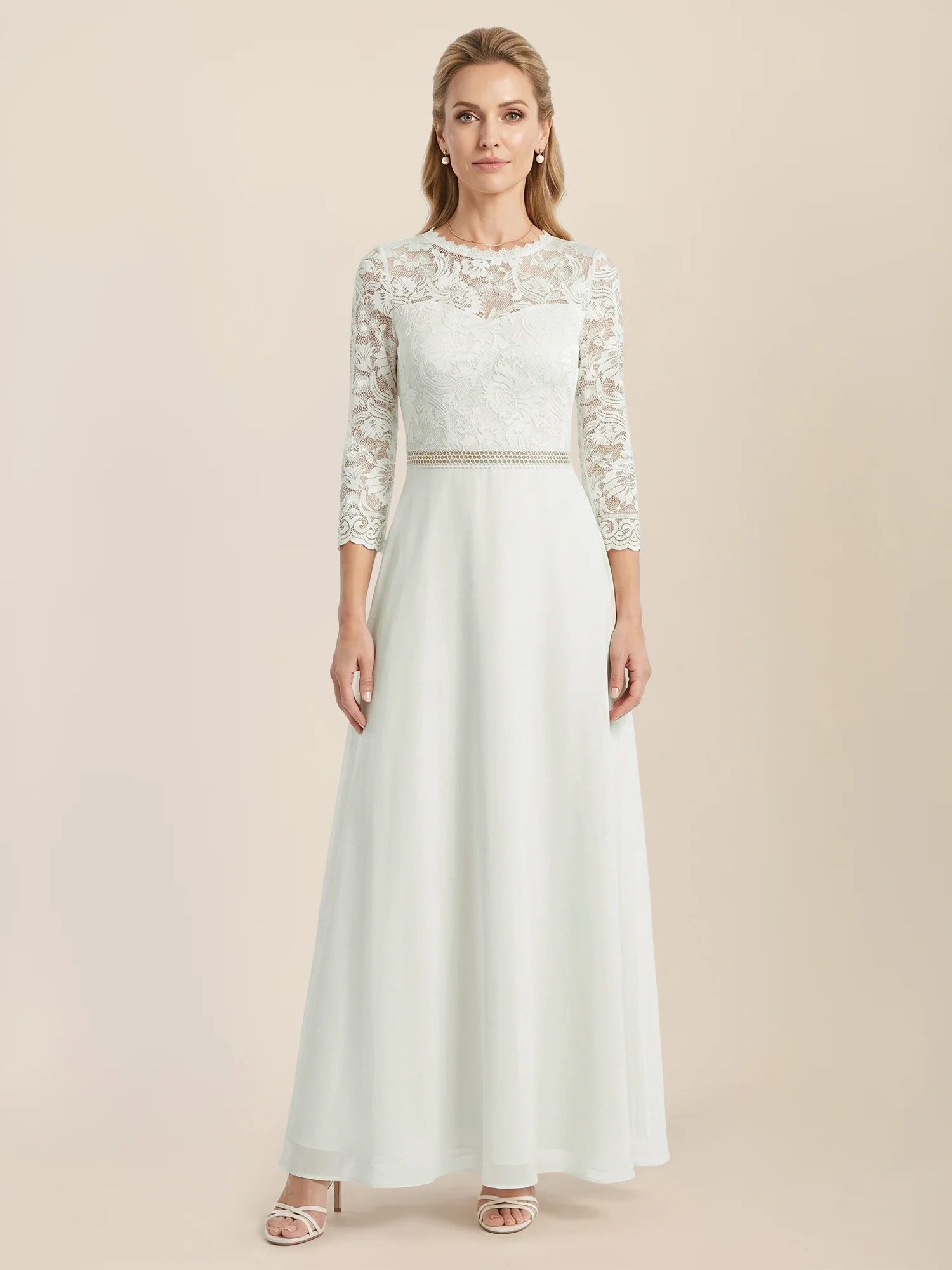 Abendkleid aus Spitze und Chiffon | cream