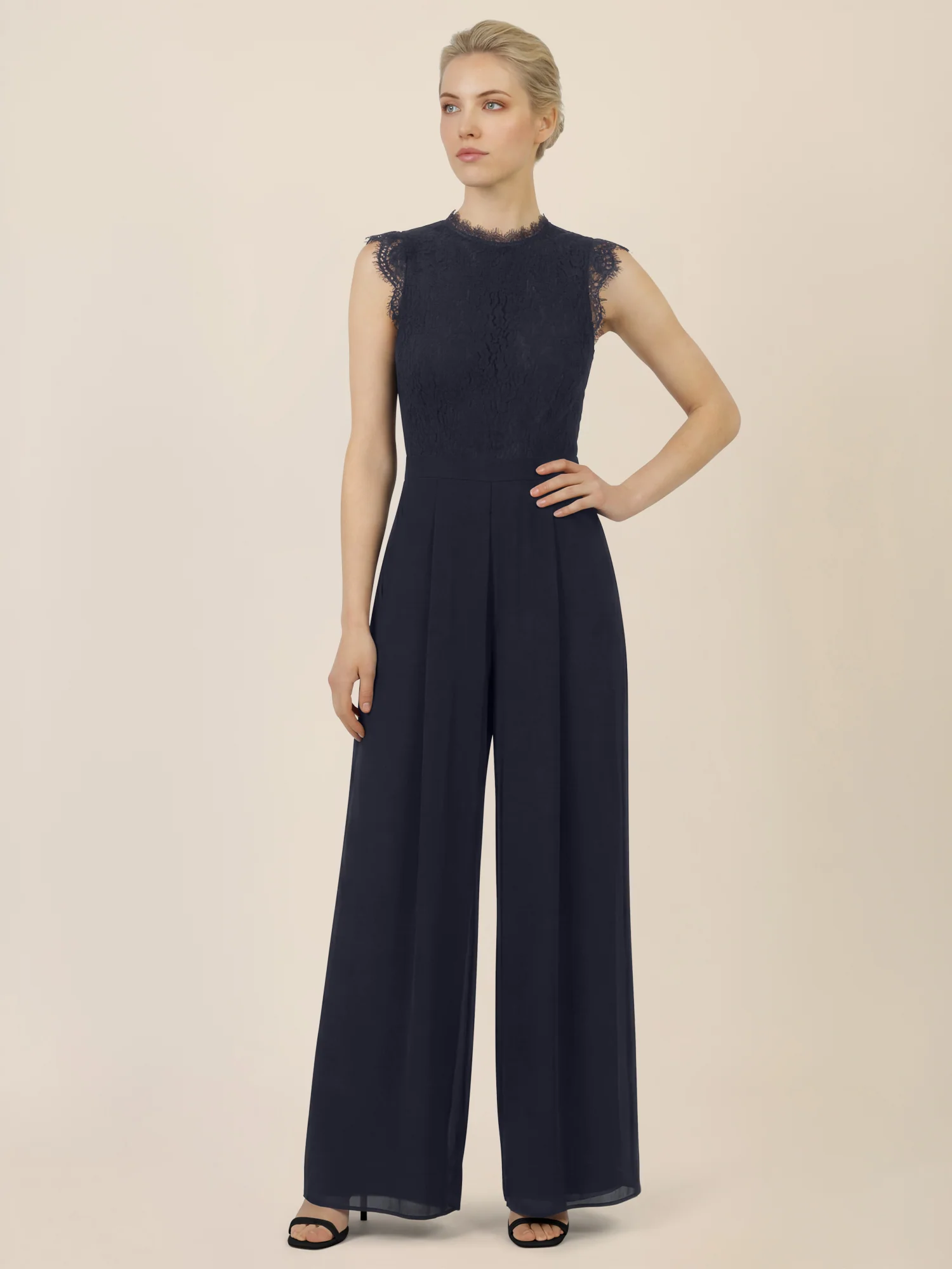 APART Abendoverall mit Spitzentop und weitem Bein | nachtblau - Image 5