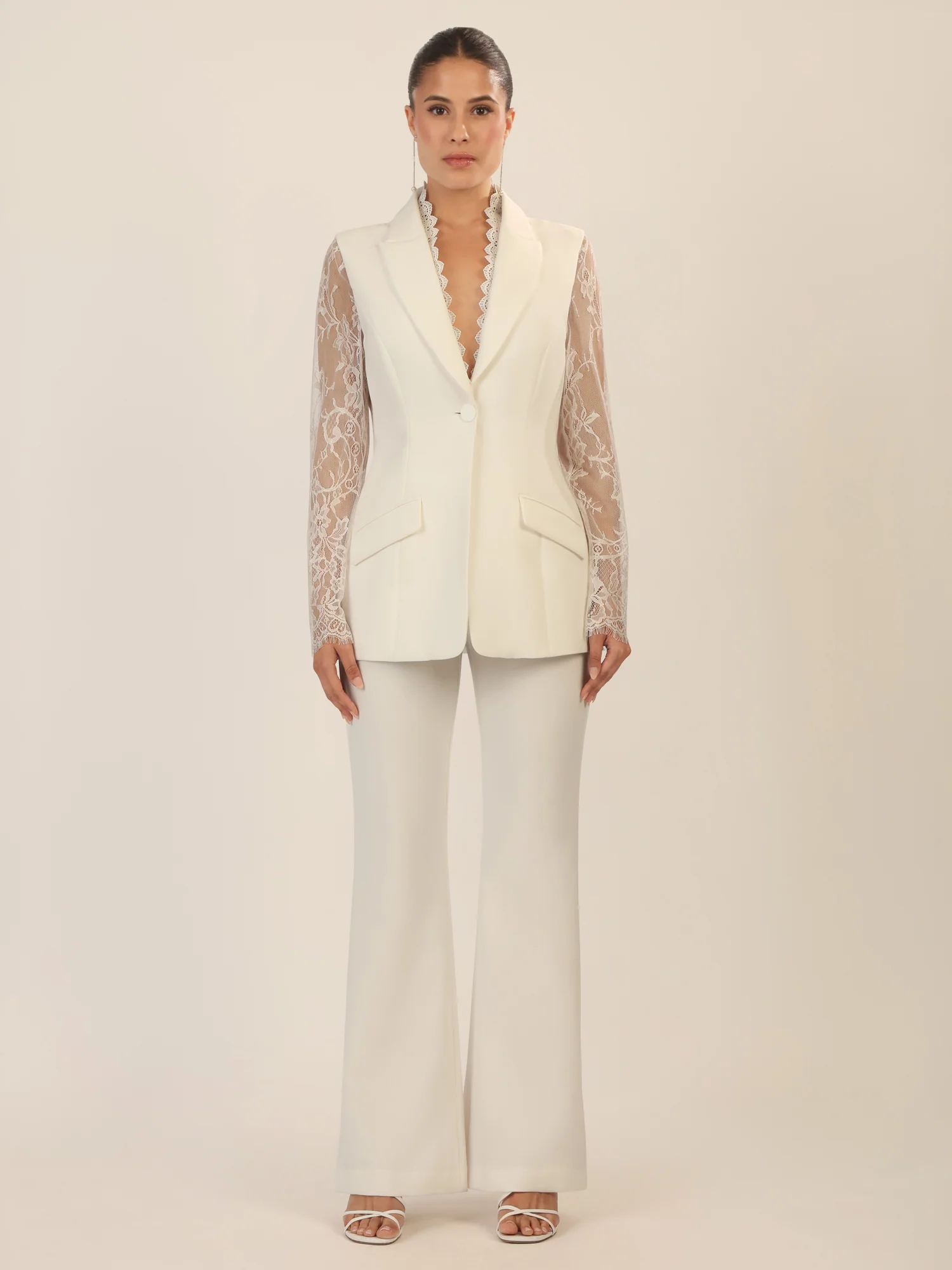APART Hosenanzug mit Spitzendetails und Zierkante | creme - Image 7