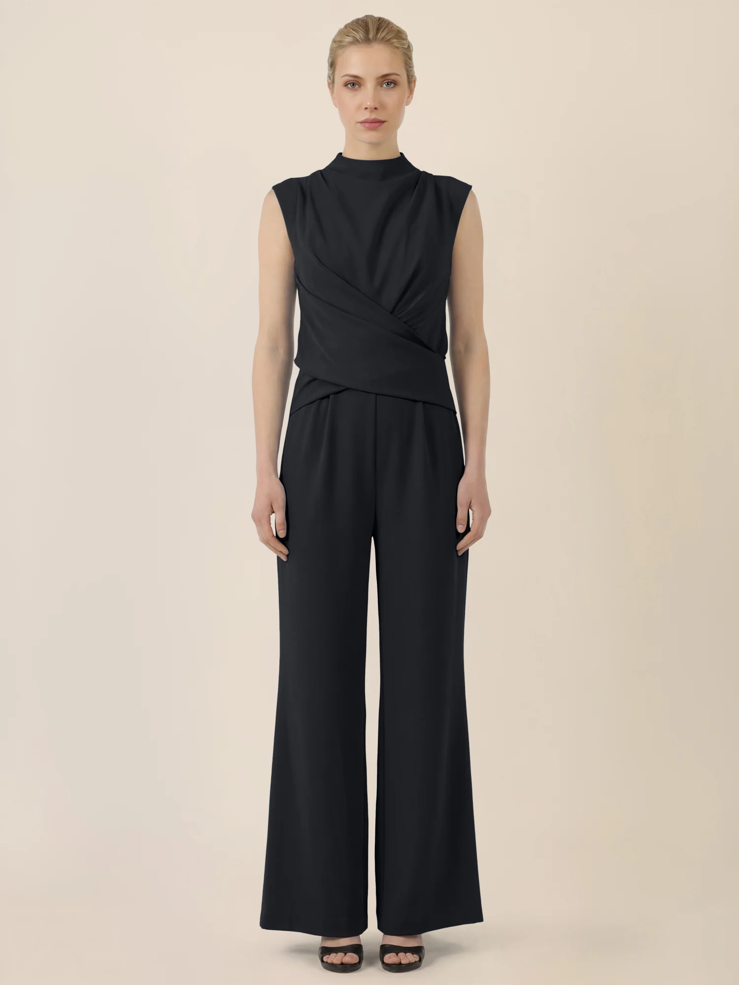 APART Jumpsuit mit Drapierung und weitem Bein | schwarz