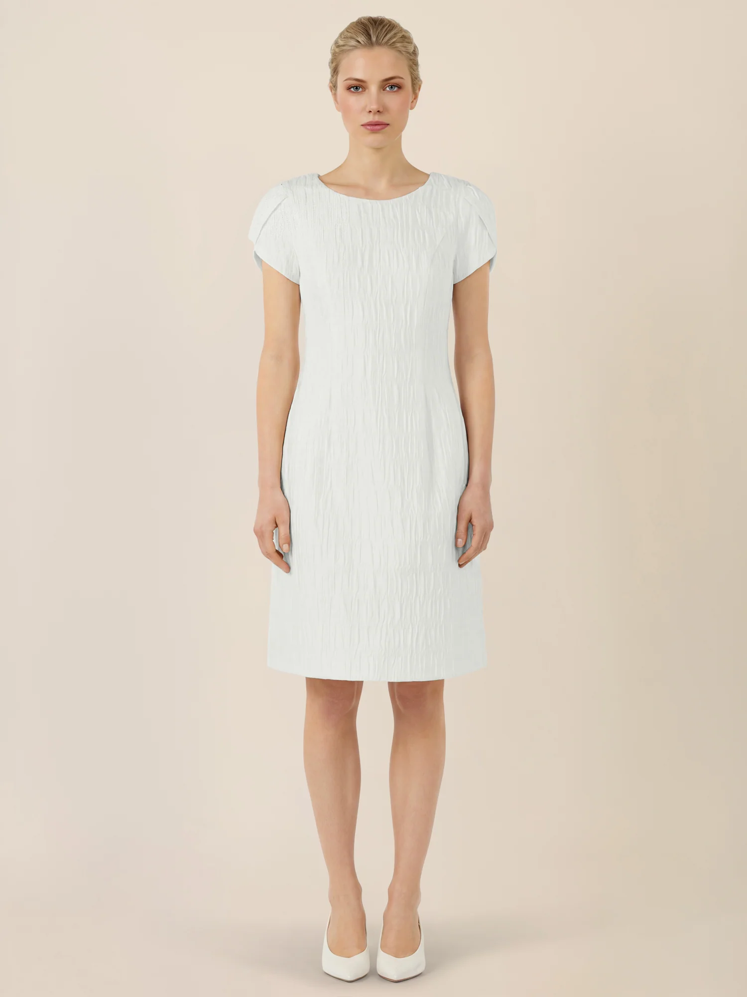 APART Kleid mit Struktur-Effekt und femininer Linie | creme