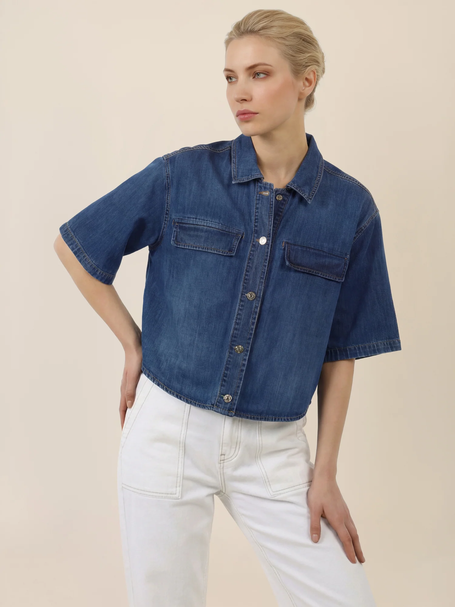 APART Kurzarm-Jeansjacke mit Druckknöpfen | hellblau