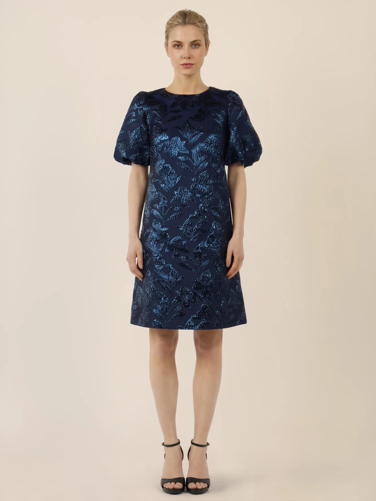 APART Kurzes Cocktailkleid mit Glanzmuster | nachtblau-metallic