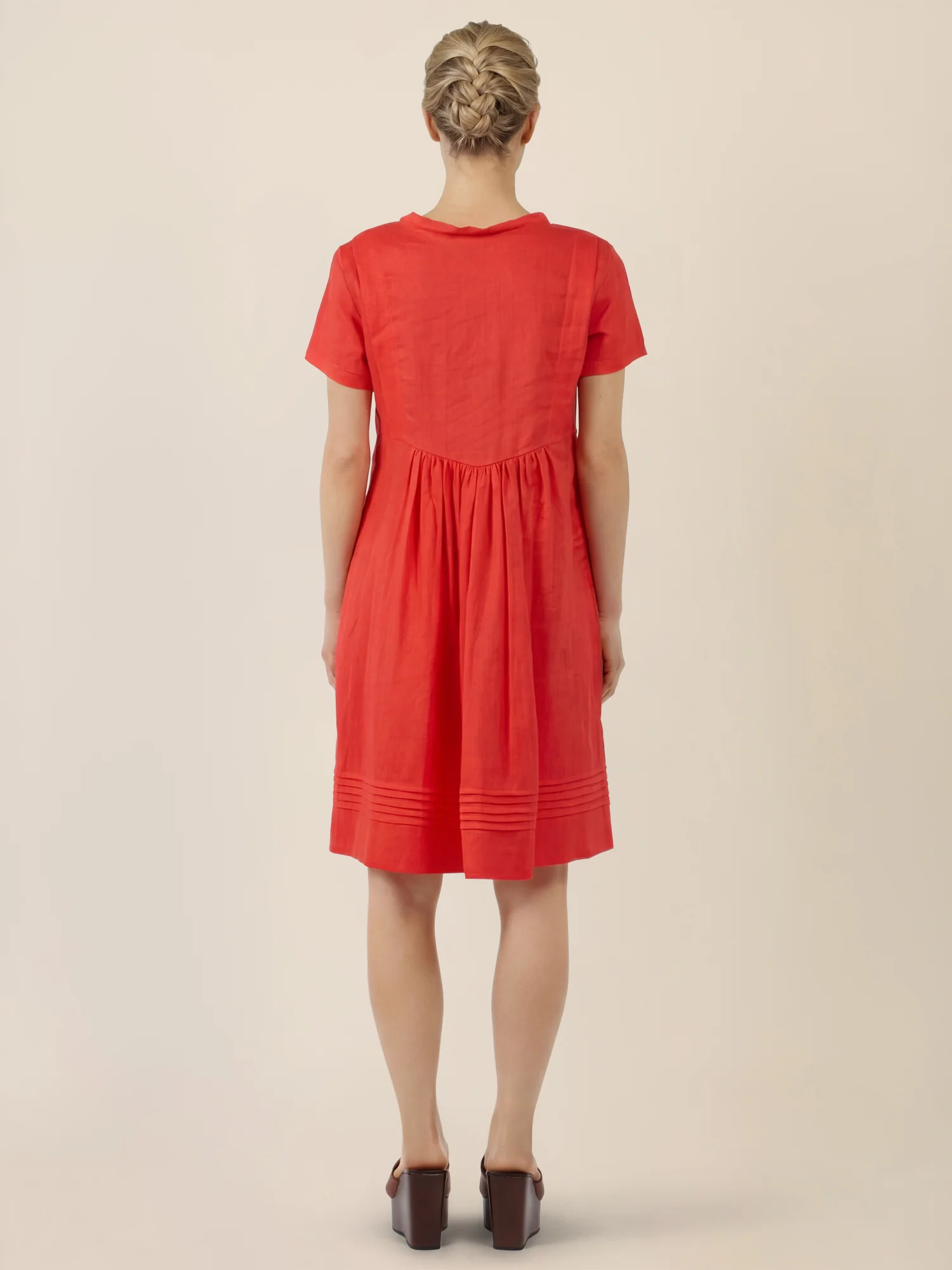 APART Luftiges Leinenkleid mit Zierfalten | orange - Image 2