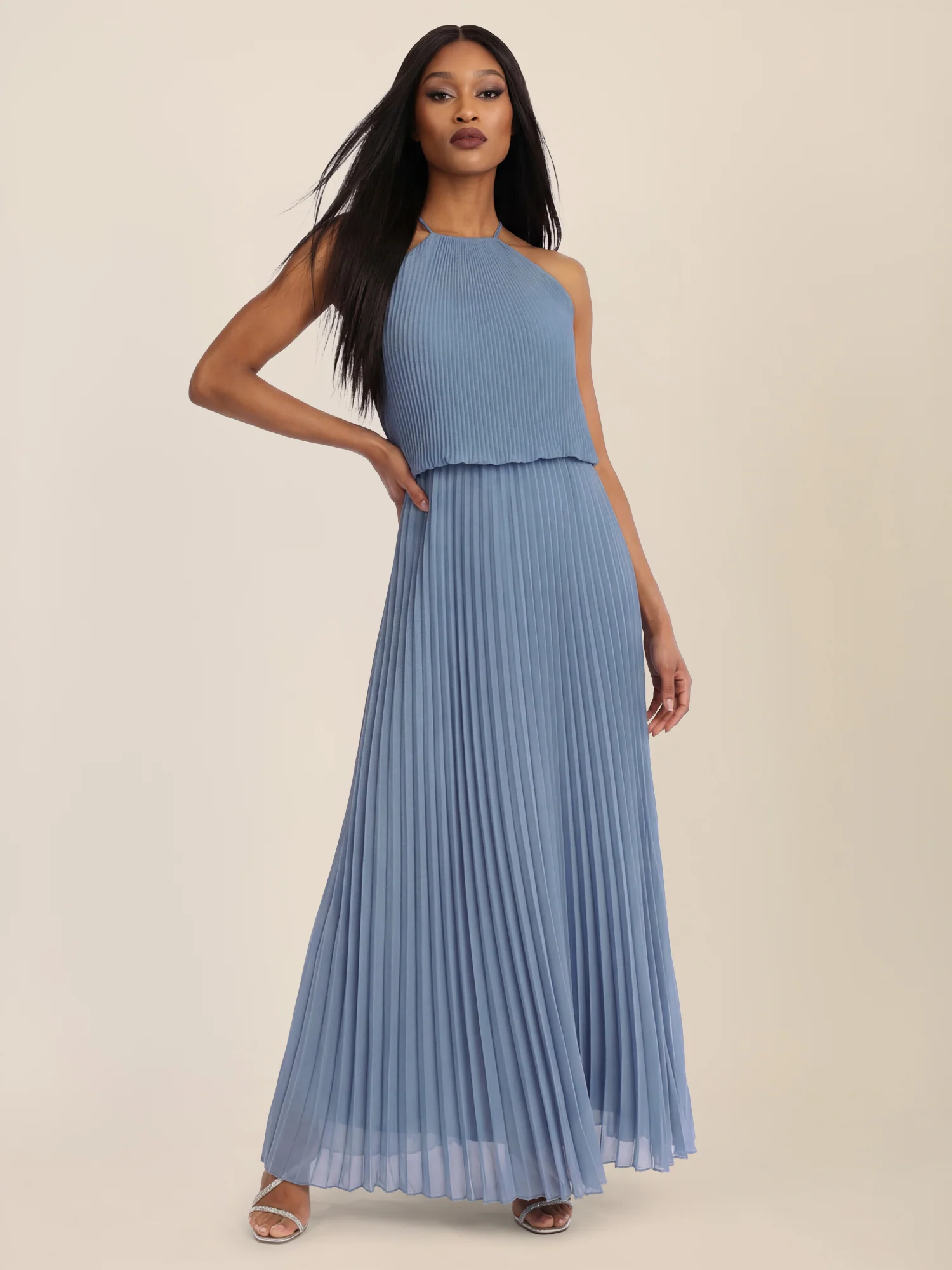 APART Plissiertes Chiffonkleid mit Neckholder | rauchblau