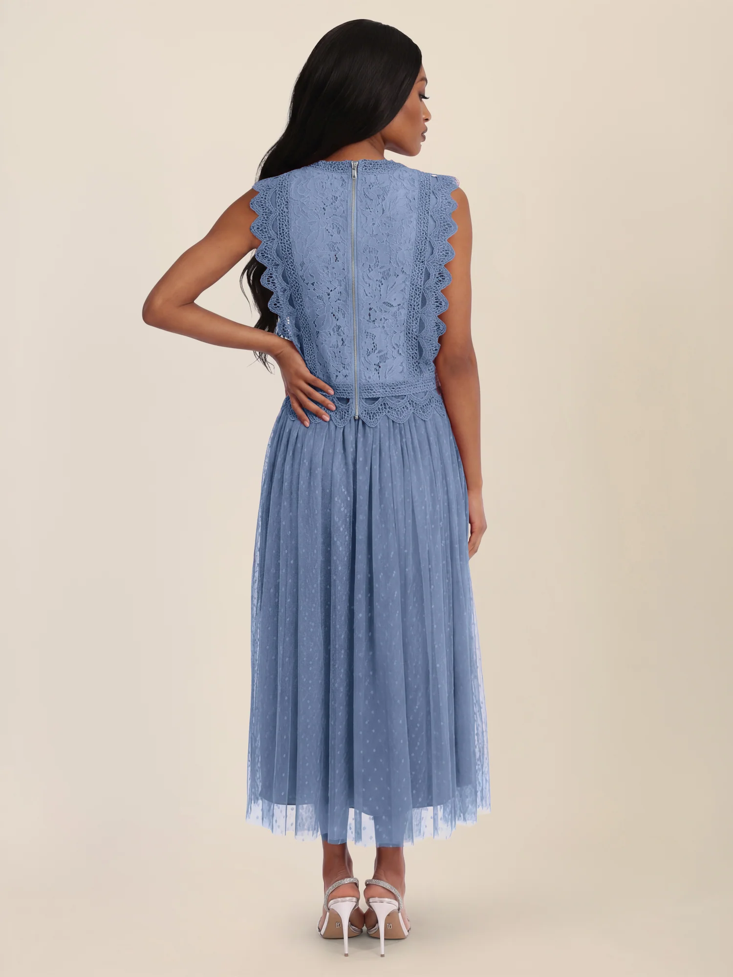 APART Spitzentop mit Rüschen und Häkeldetails | rauchblau - Image 10