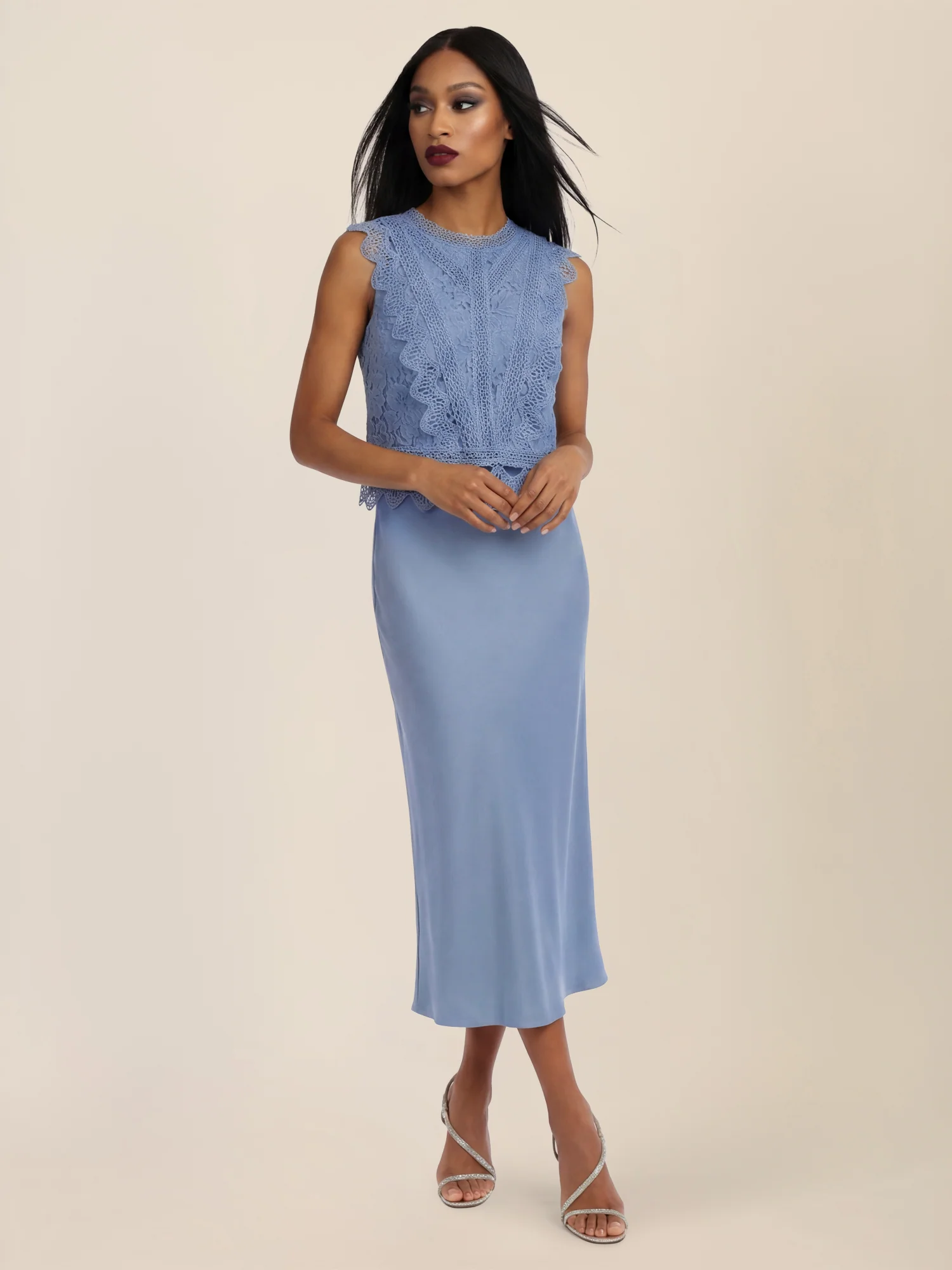APART Spitzentop mit Rüschen und Häkeldetails | rauchblau - Image 2