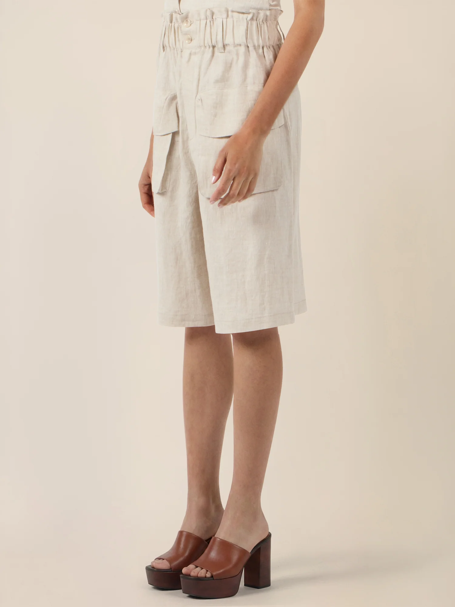 APART Weite Shorts mit Paperbag-Bund und Cargotaschen | beige-meliert
