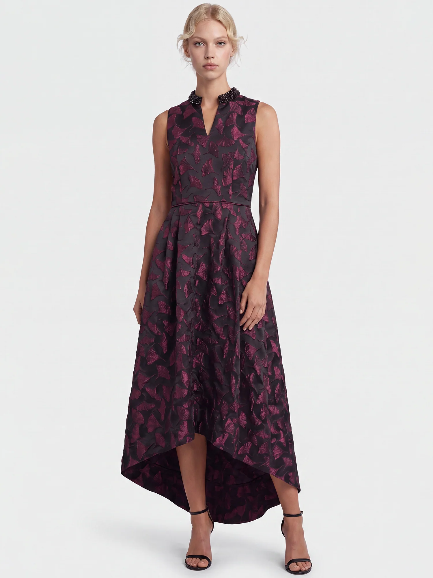 Ärmelloses Jacquard-Abendkleid mit Blüten- und Blättermuster | schwarz-weinrot