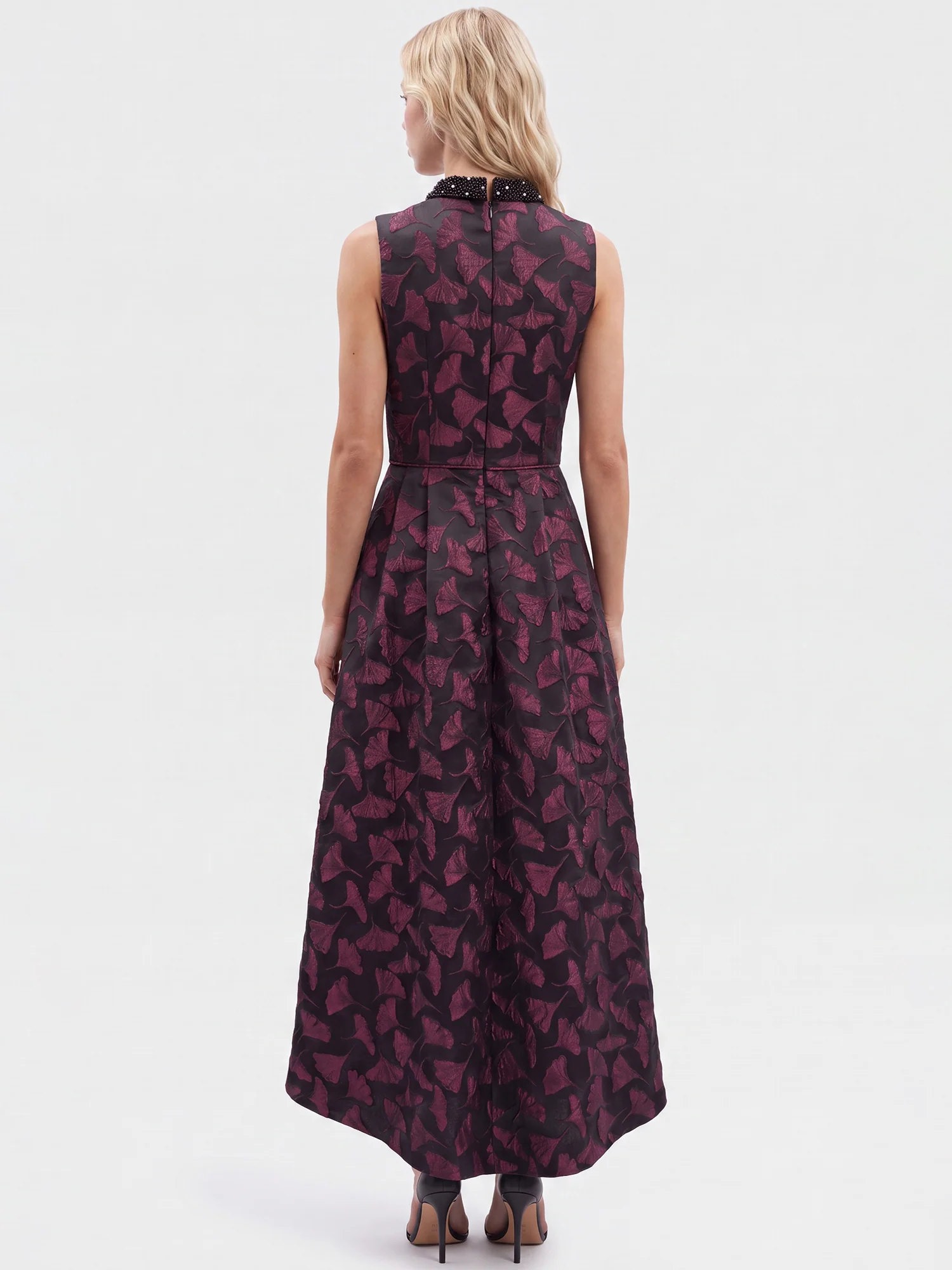 Ärmelloses Jacquard-Abendkleid mit Blüten- und Blättermuster | schwarz-weinrot - Image 2