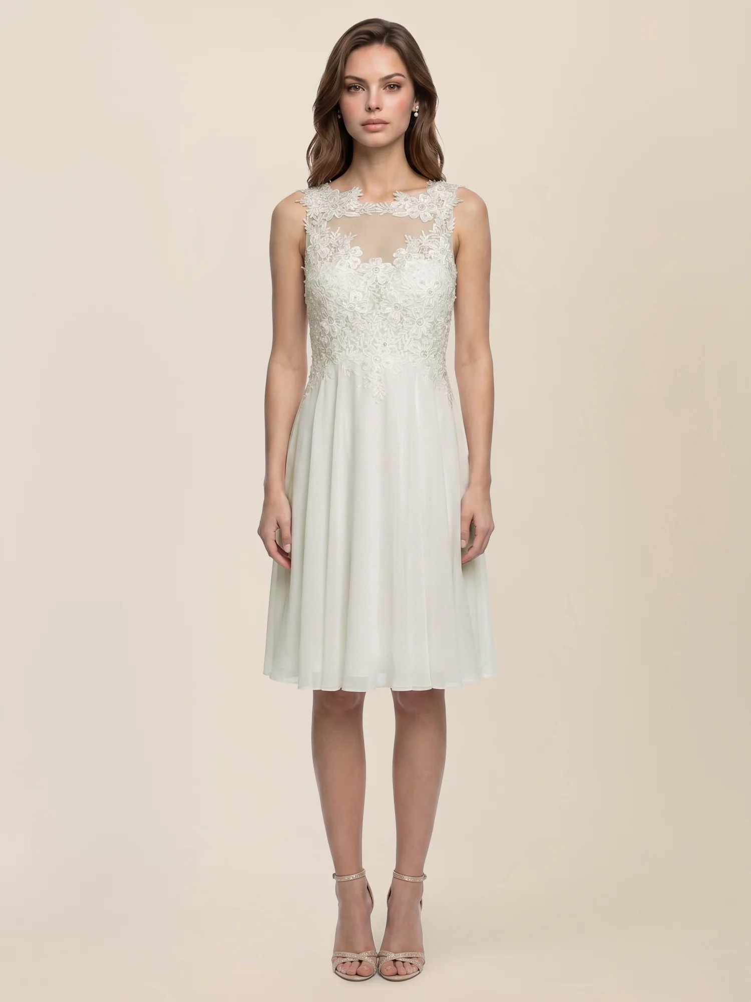Brautkleid mit floraler Spitze und Chiffon | creme