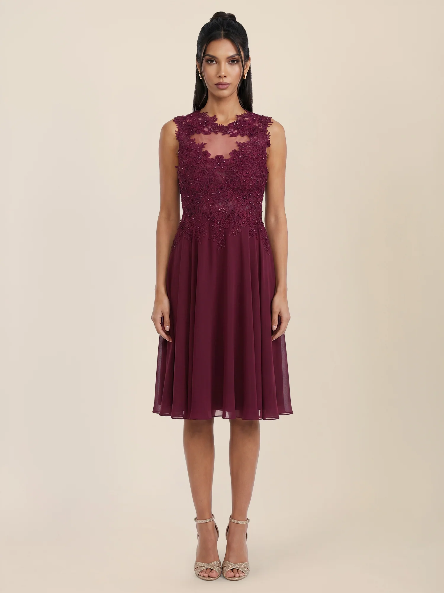 Kleid mit floraler Spitze und Chiffon | merlot
