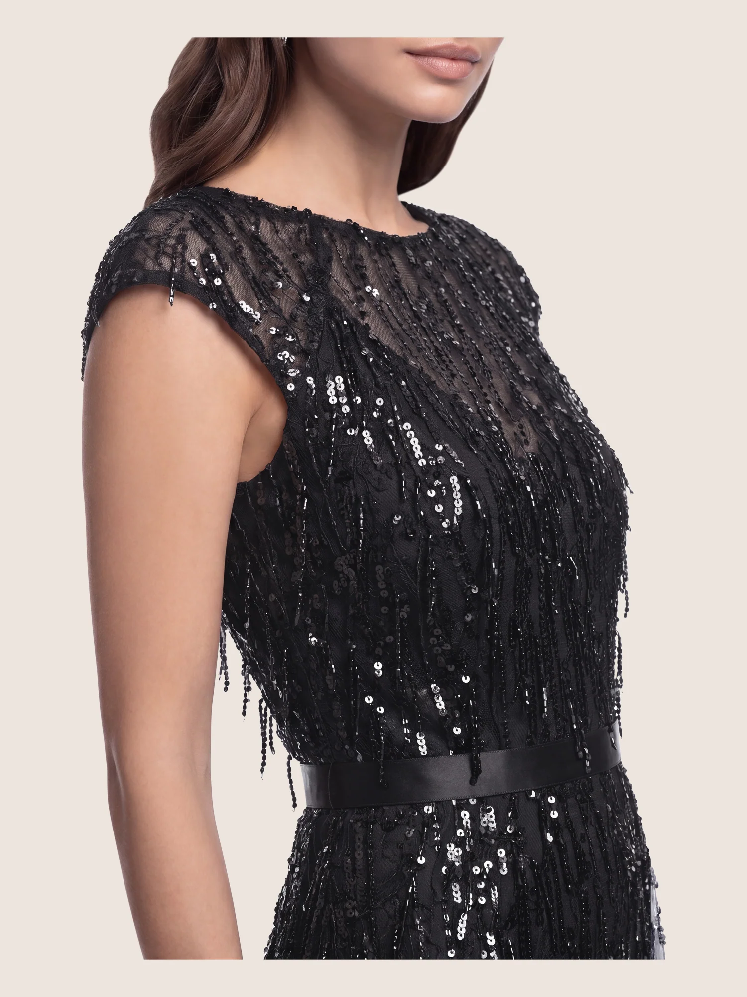 Kleid mit Paillettenstickerei und Tüll-Godets | schwarz - Image 4